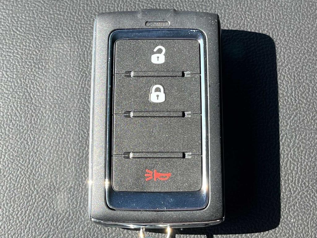 new 2025 Jeep Grand Cherokee car, priced at $38,249