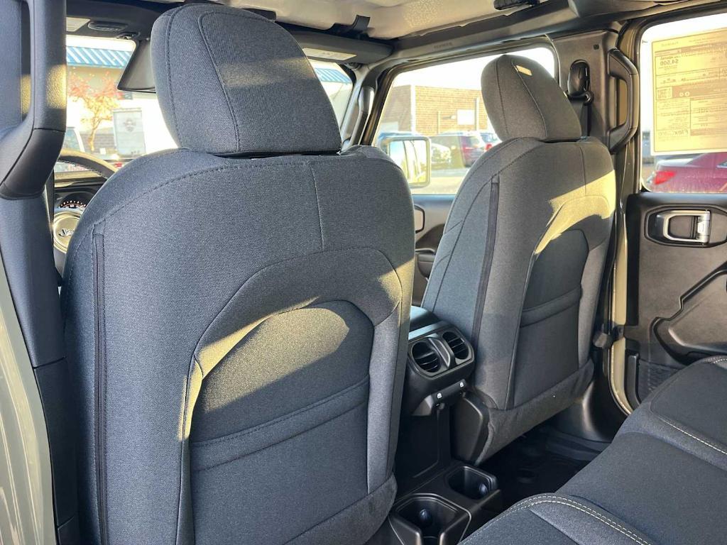 new 2026 Jeep Gladiator car, priced at $50,483