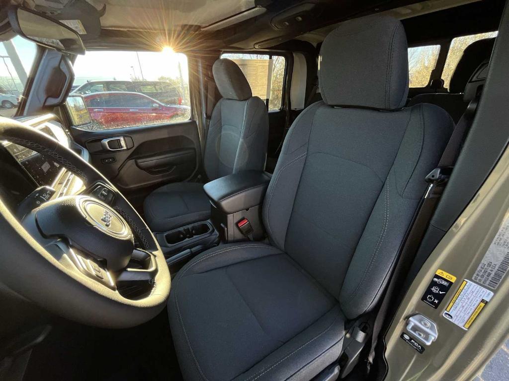 new 2026 Jeep Gladiator car, priced at $50,483