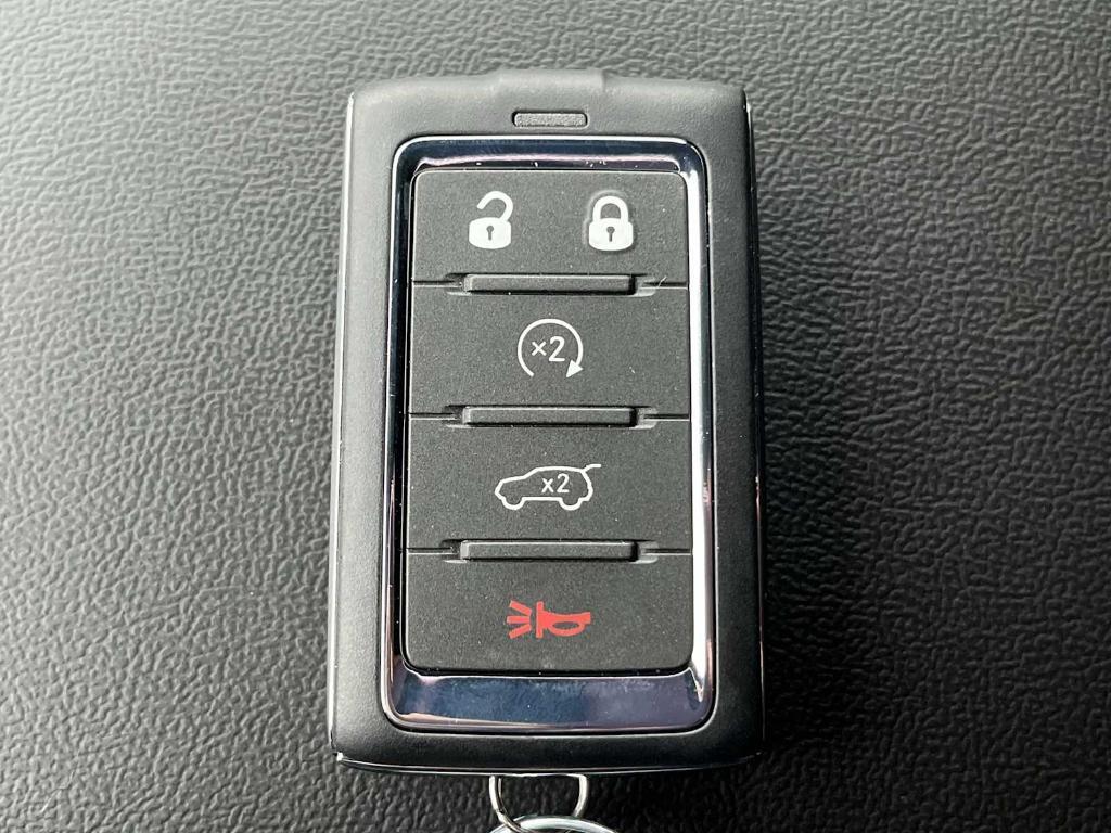 new 2025 Jeep Grand Cherokee car, priced at $46,883