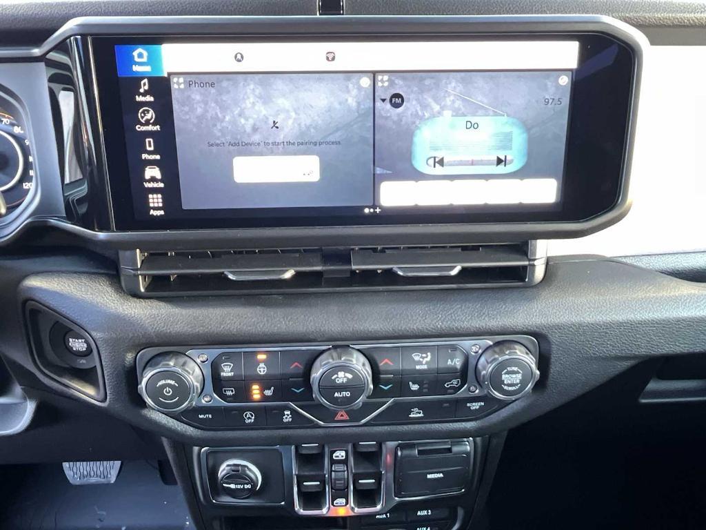 new 2026 Jeep Gladiator car, priced at $48,676