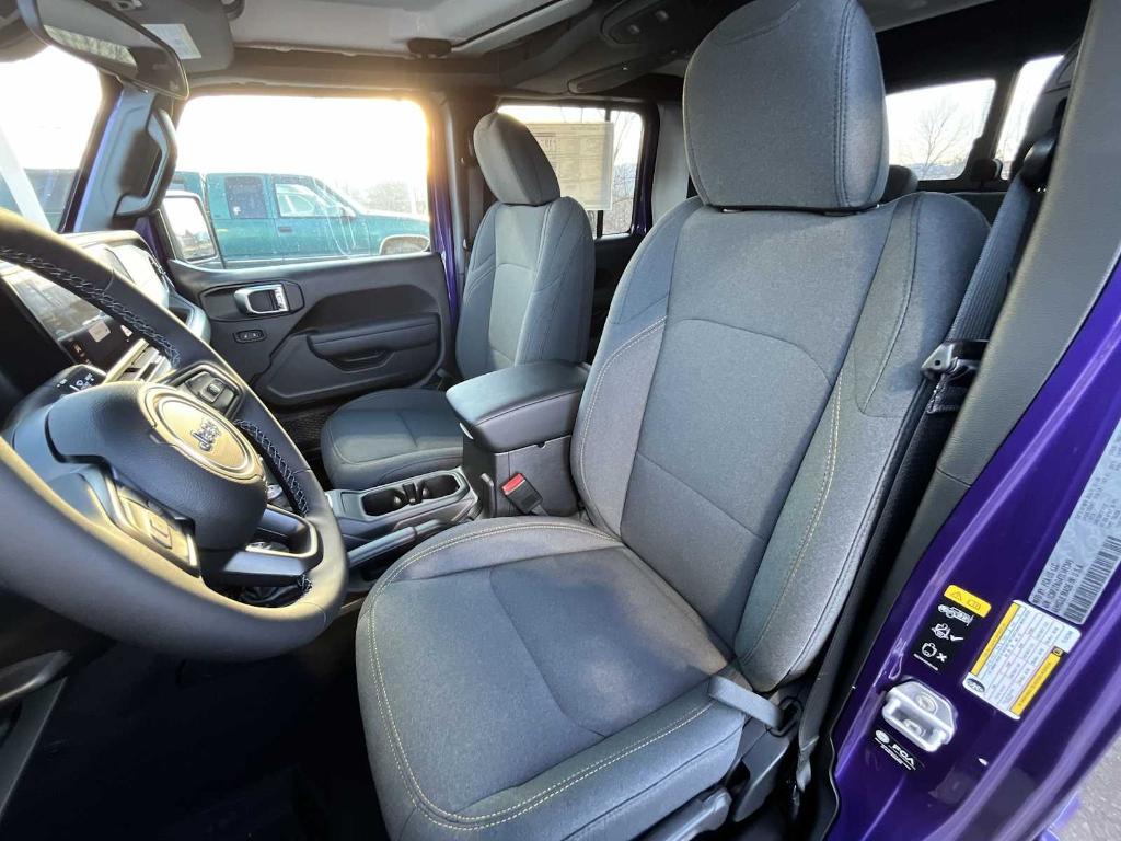 new 2026 Jeep Gladiator car, priced at $48,676