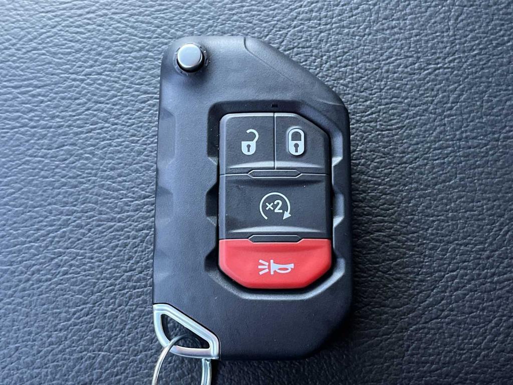 new 2026 Jeep Gladiator car, priced at $48,676