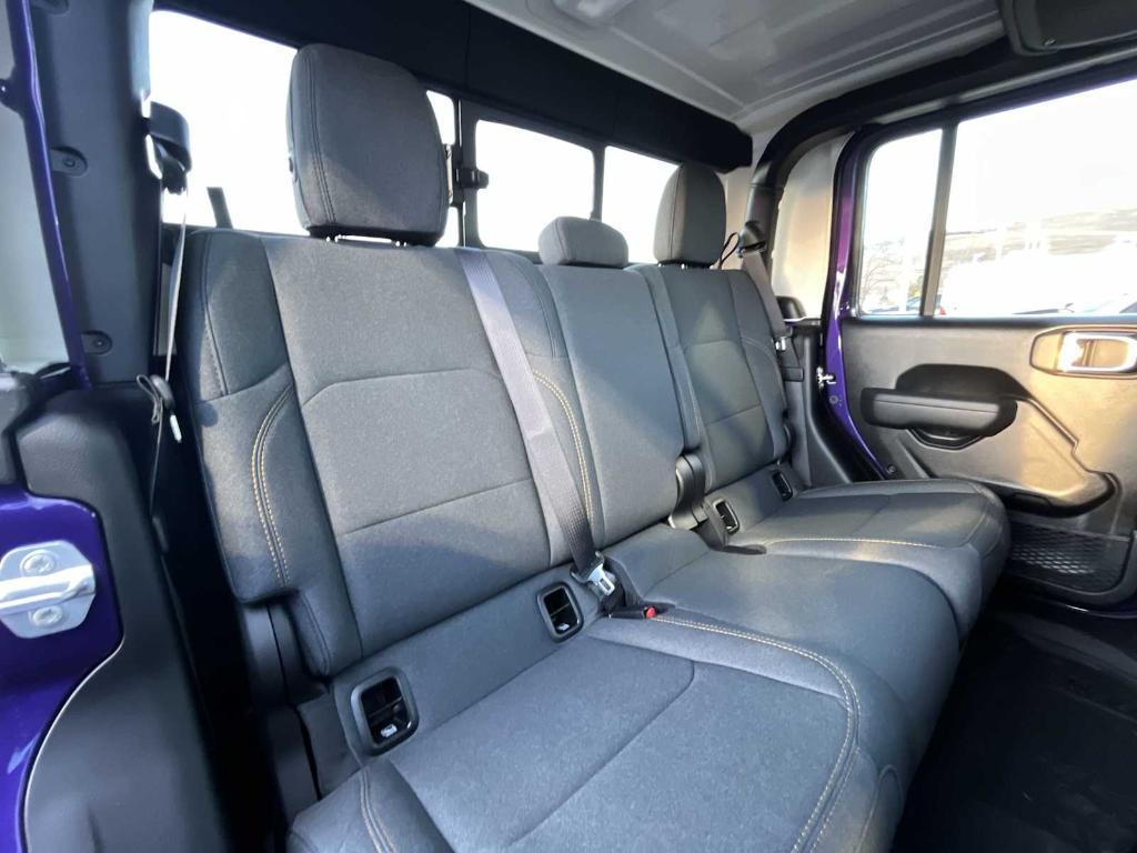 new 2026 Jeep Gladiator car, priced at $48,676