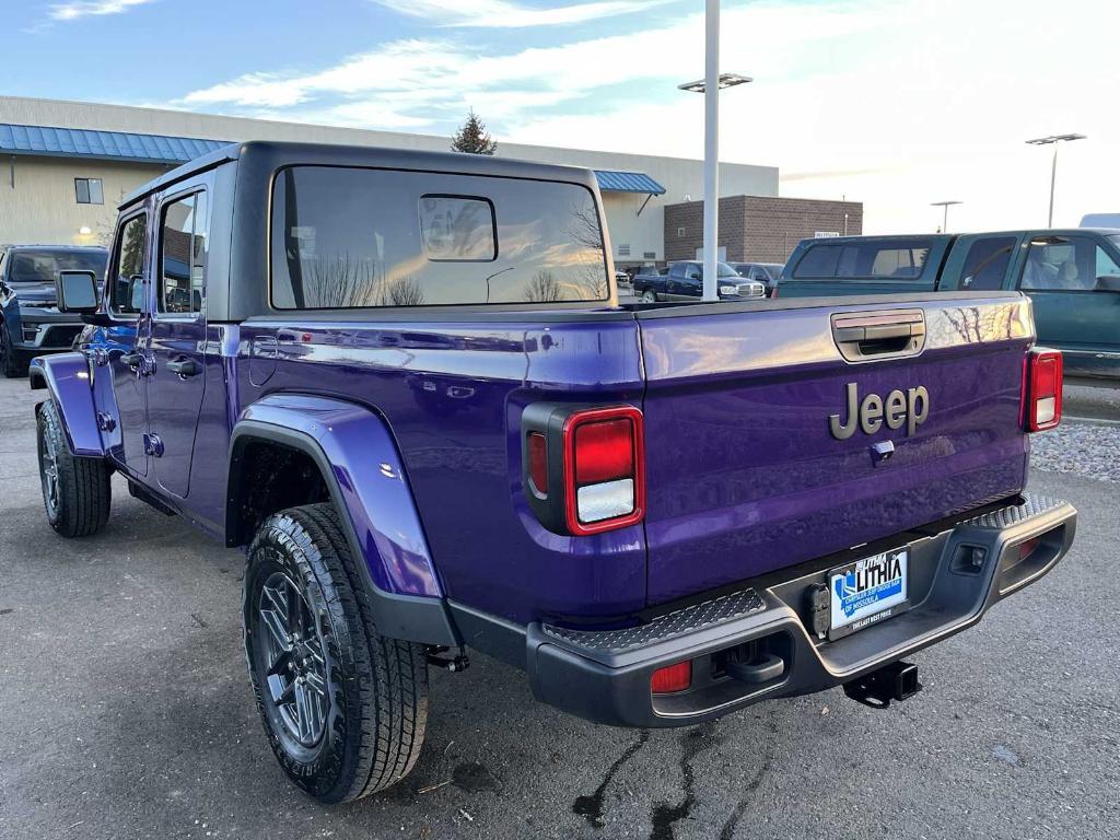 new 2026 Jeep Gladiator car, priced at $48,676