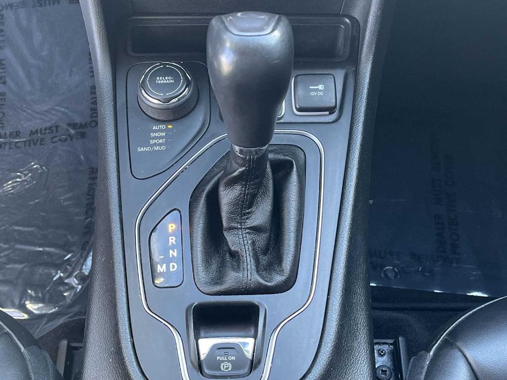 used 2019 Jeep Cherokee car, priced at $14,293