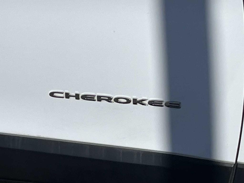 used 2019 Jeep Cherokee car, priced at $14,293