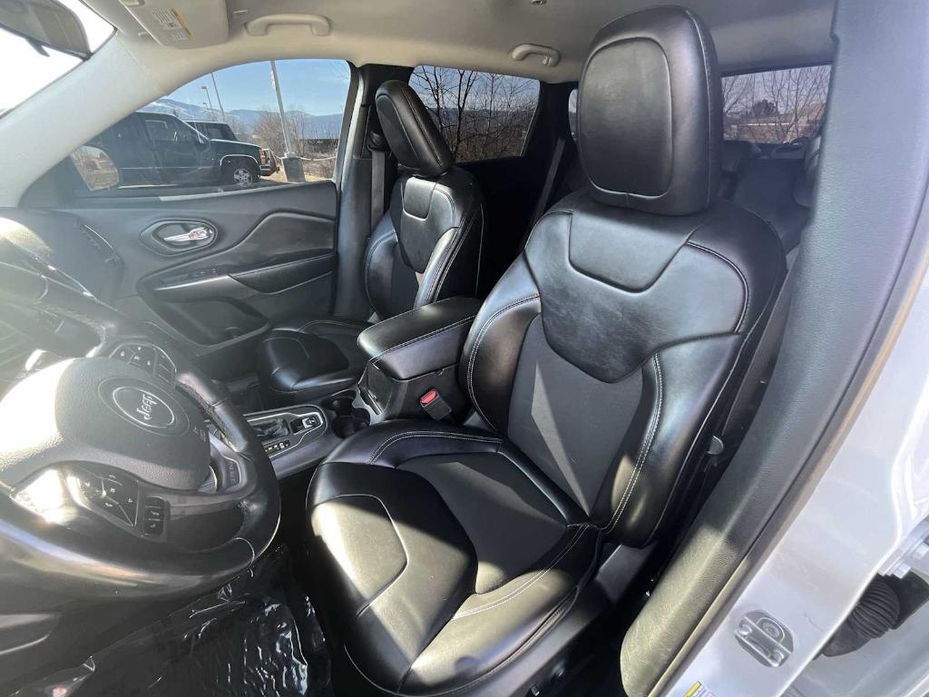 used 2019 Jeep Cherokee car, priced at $14,293
