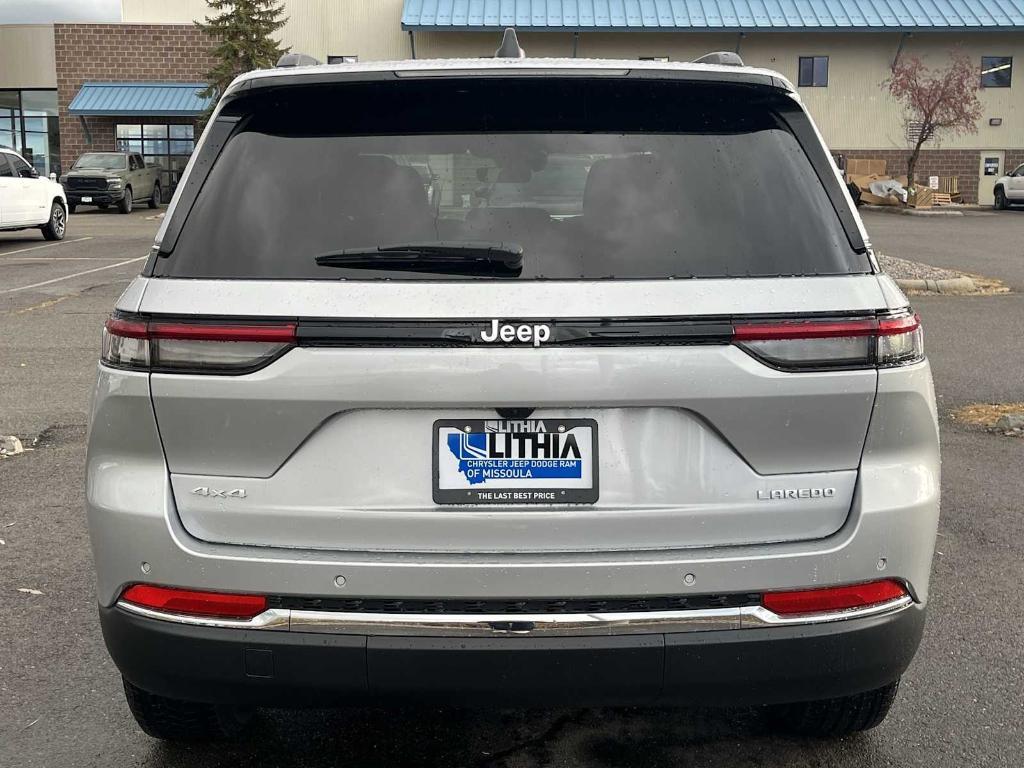 new 2025 Jeep Grand Cherokee car, priced at $40,249