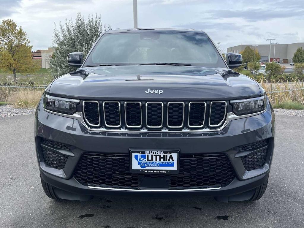 new 2025 Jeep Grand Cherokee car, priced at $40,249