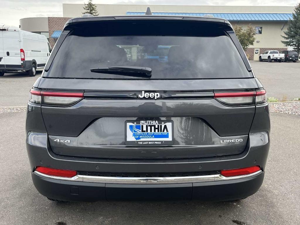new 2025 Jeep Grand Cherokee car, priced at $40,249