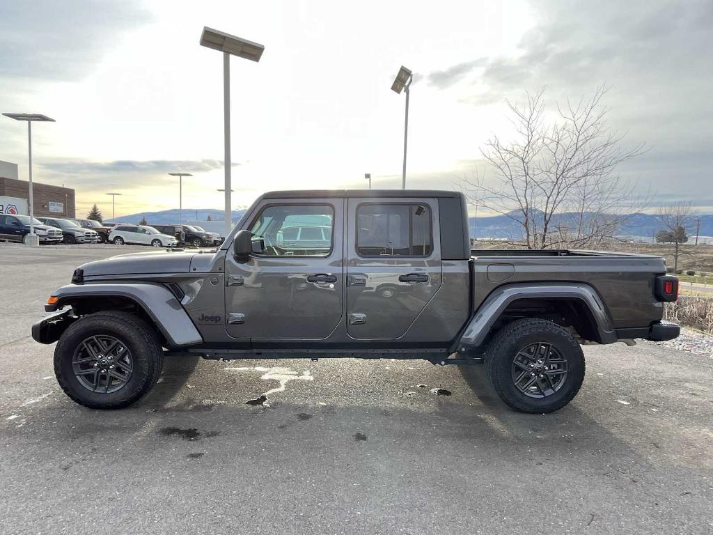 used 2025 Jeep Gladiator car, priced at $40,519