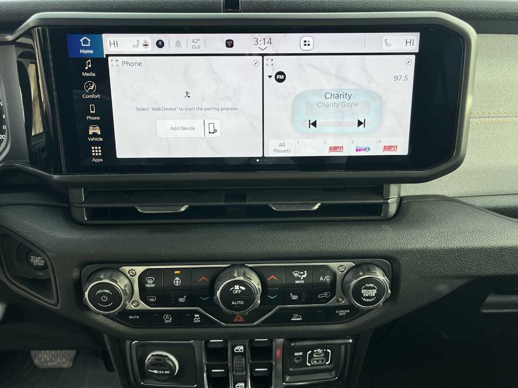 used 2025 Jeep Gladiator car, priced at $40,519