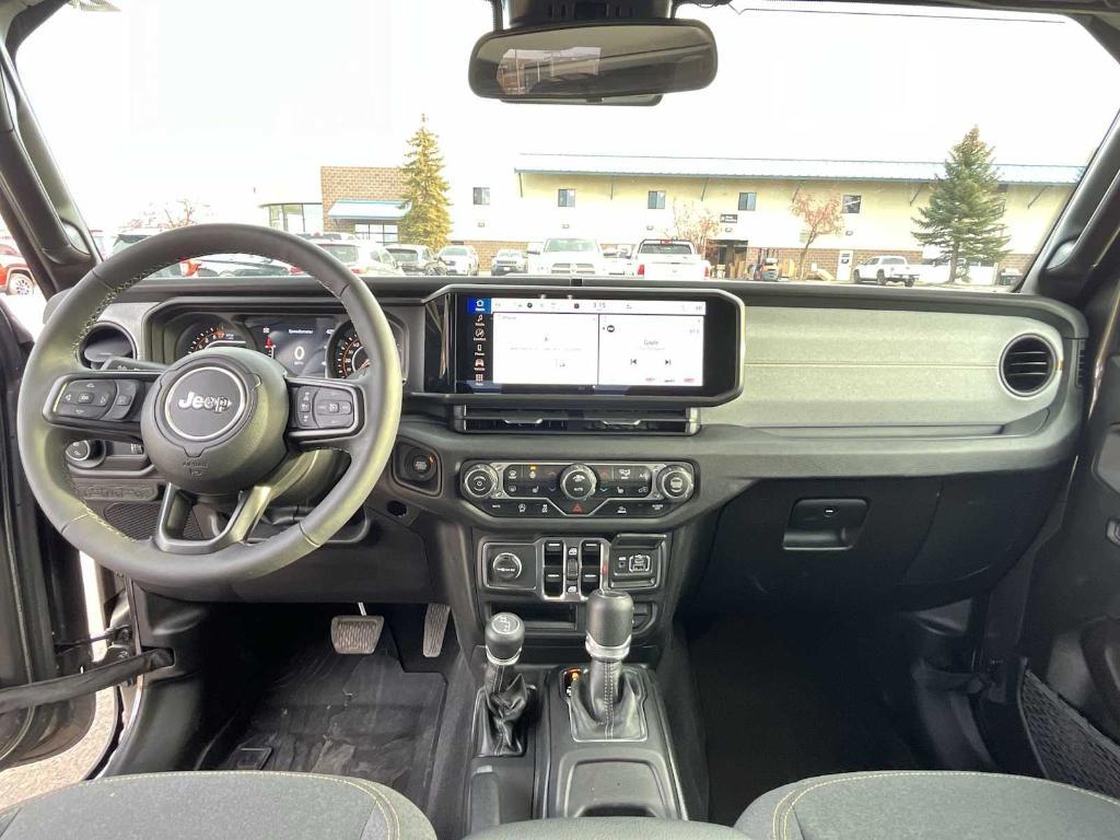 used 2025 Jeep Gladiator car, priced at $40,519