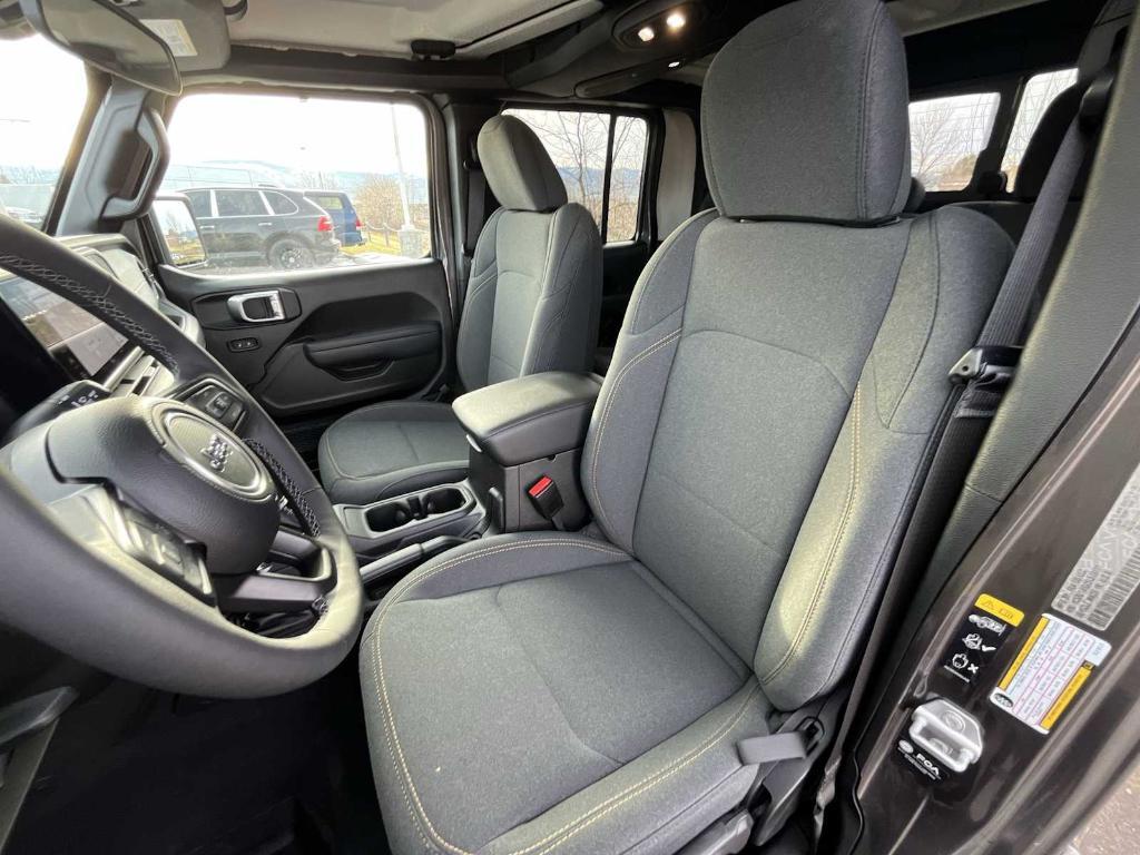 used 2025 Jeep Gladiator car, priced at $40,519