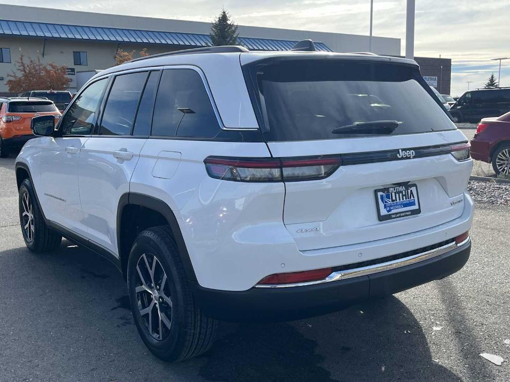 new 2025 Jeep Grand Cherokee car, priced at $46,974