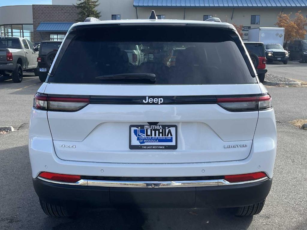 new 2025 Jeep Grand Cherokee car, priced at $46,974