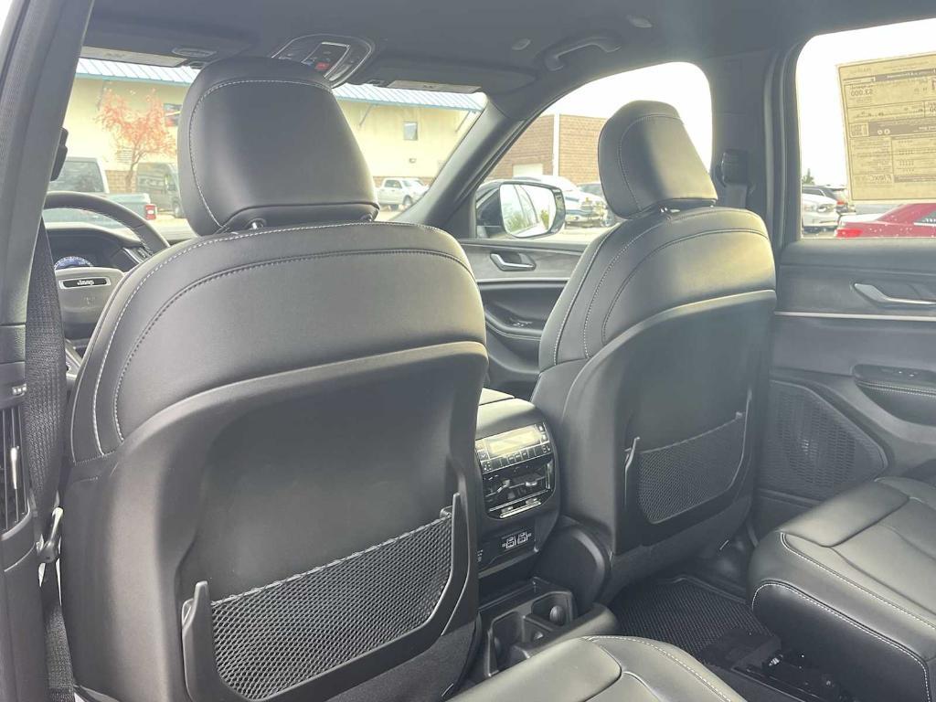 new 2025 Jeep Grand Cherokee L car, priced at $47,270