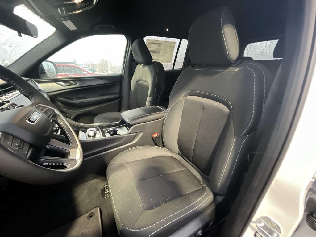 new 2025 Jeep Grand Cherokee car, priced at $38,249