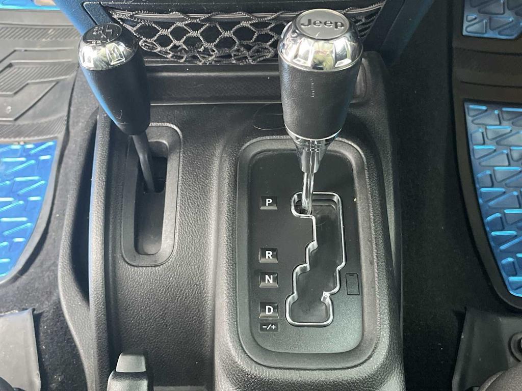 used 2015 Jeep Wrangler Unlimited car, priced at $16,465