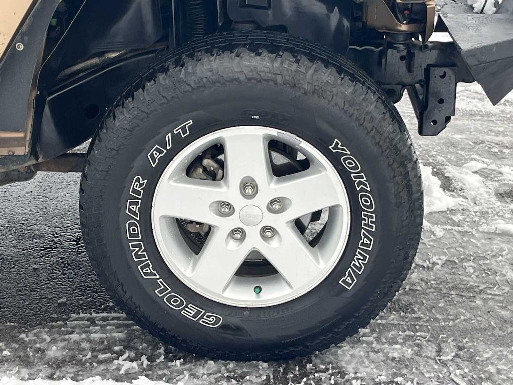 used 2015 Jeep Wrangler Unlimited car, priced at $16,465