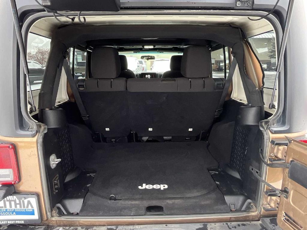 used 2015 Jeep Wrangler Unlimited car, priced at $16,465