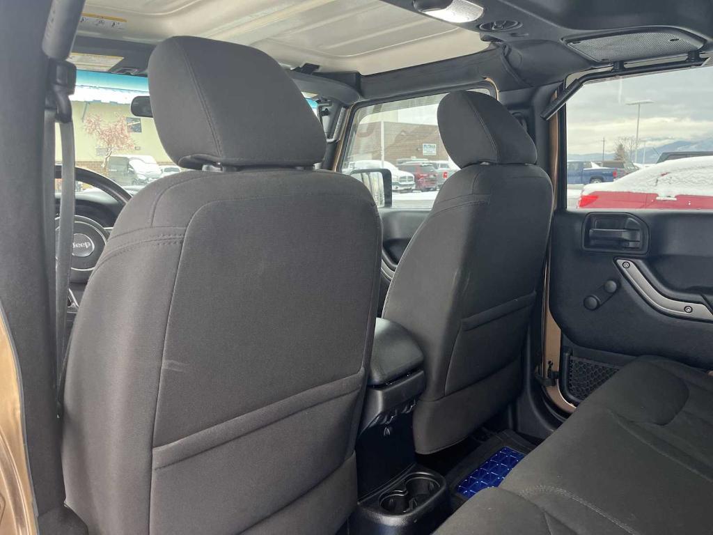 used 2015 Jeep Wrangler Unlimited car, priced at $16,465