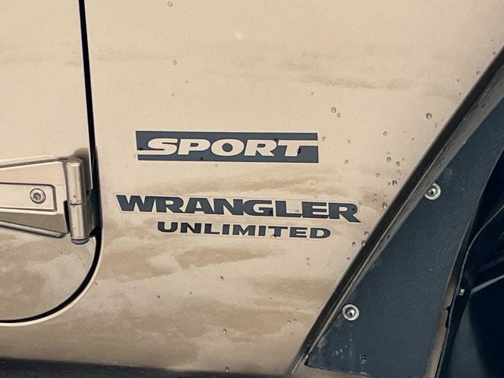 used 2015 Jeep Wrangler Unlimited car, priced at $16,465