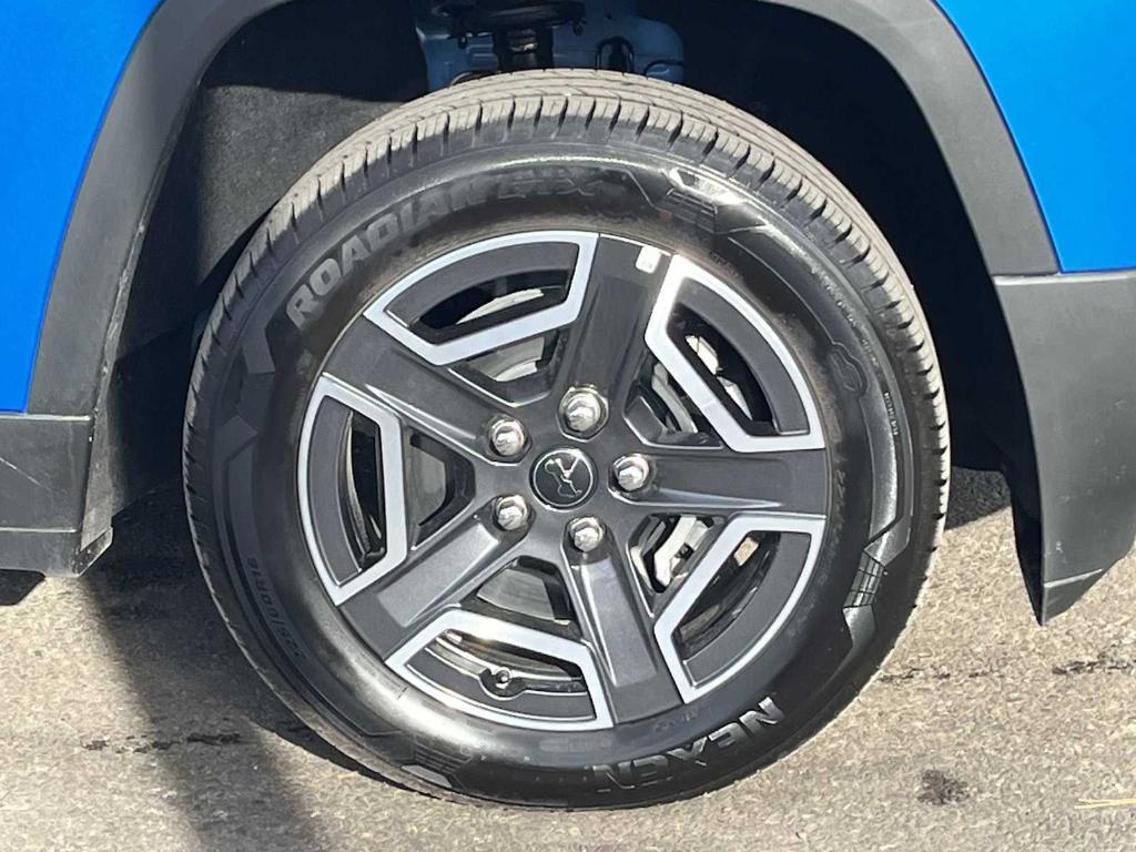 new 2026 Jeep Cherokee car, priced at $41,781