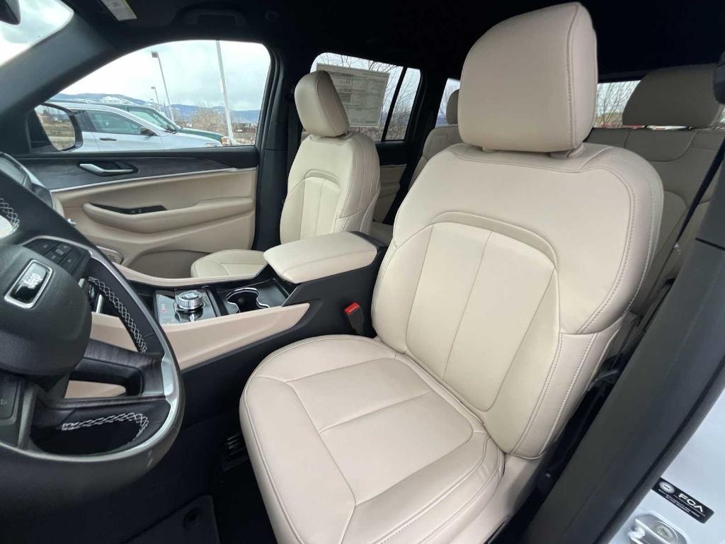 new 2026 Jeep Grand Cherokee car, priced at $46,891