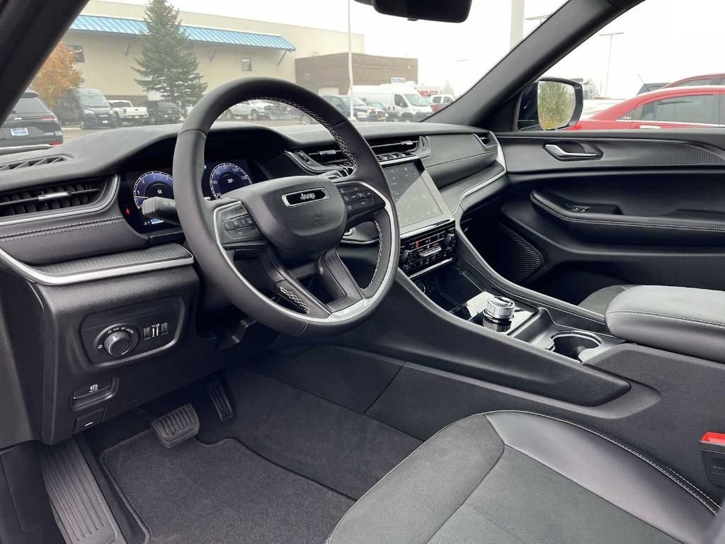 new 2025 Jeep Grand Cherokee L car, priced at $44,803