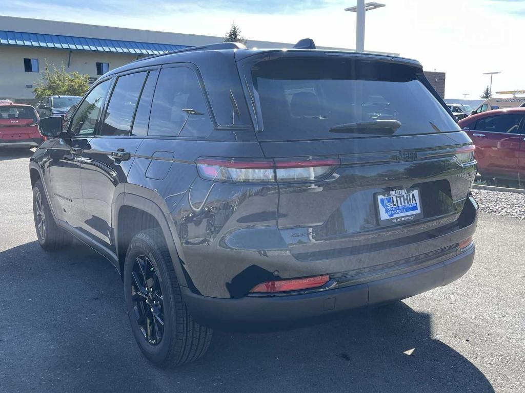 new 2025 Jeep Grand Cherokee car, priced at $43,249
