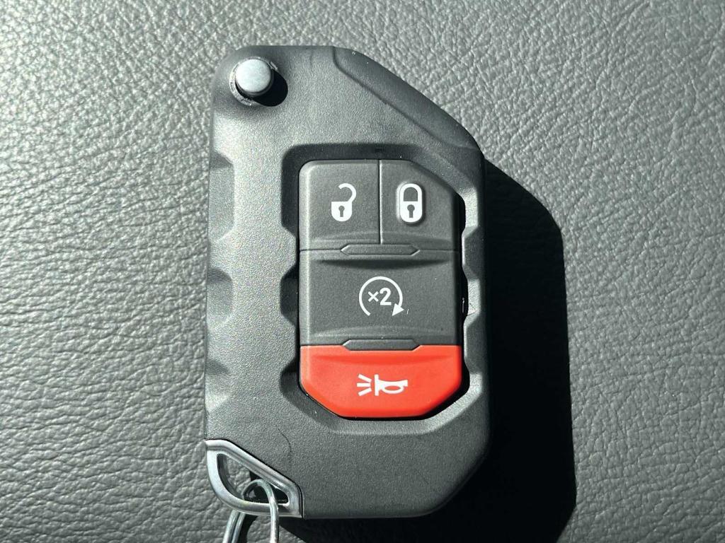 new 2025 Jeep Gladiator car, priced at $54,582