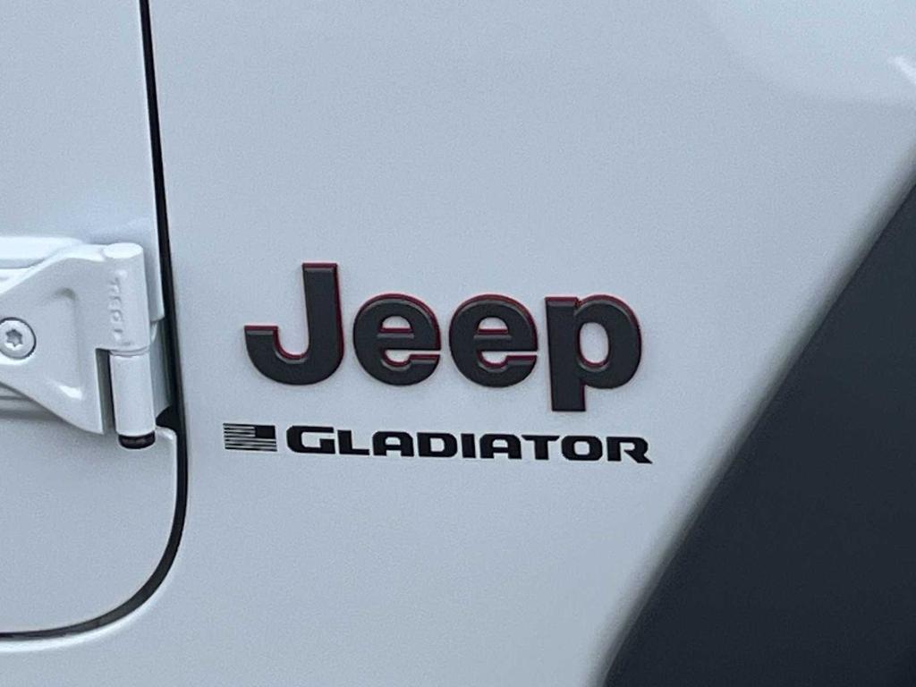 new 2025 Jeep Gladiator car, priced at $54,582