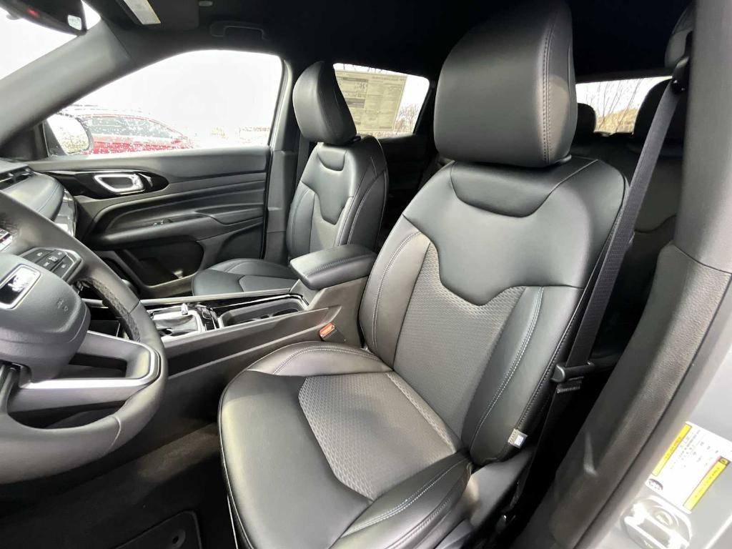 new 2026 Jeep Compass car, priced at $31,081