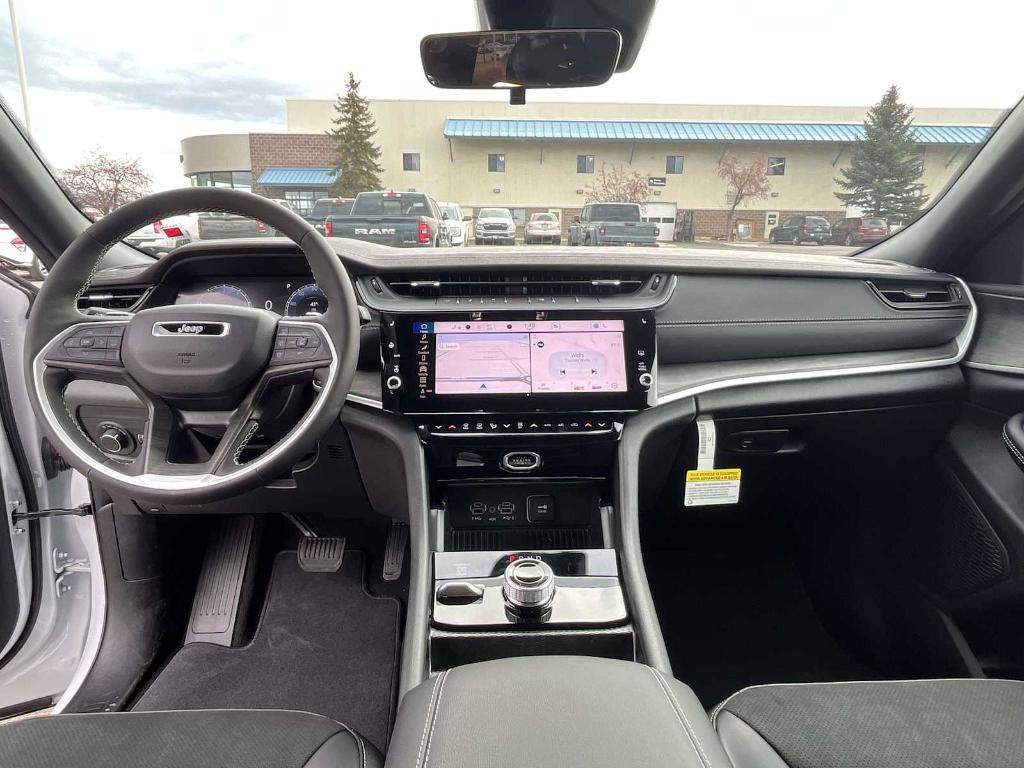 new 2026 Jeep Grand Cherokee car, priced at $46,494