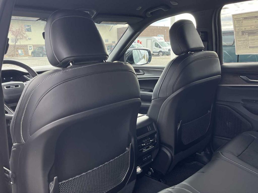 new 2026 Jeep Grand Cherokee car, priced at $46,494