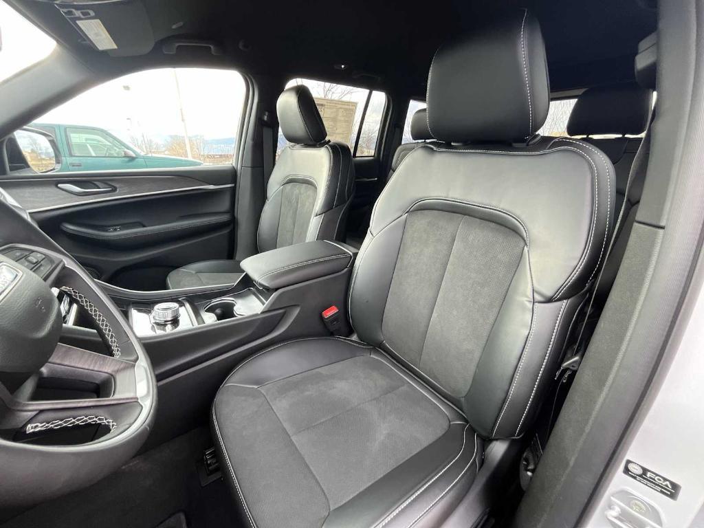 new 2026 Jeep Grand Cherokee car, priced at $46,494