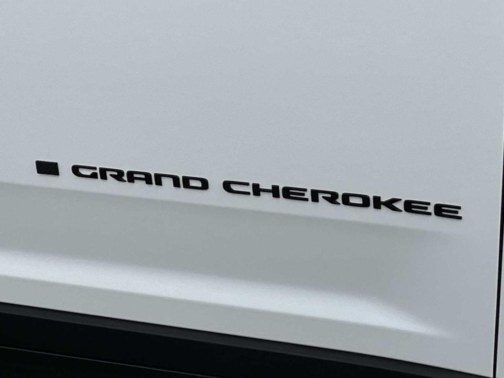 new 2026 Jeep Grand Cherokee car, priced at $46,494