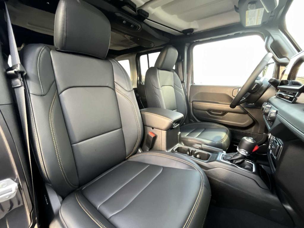 new 2026 Jeep Wrangler car, priced at $51,884