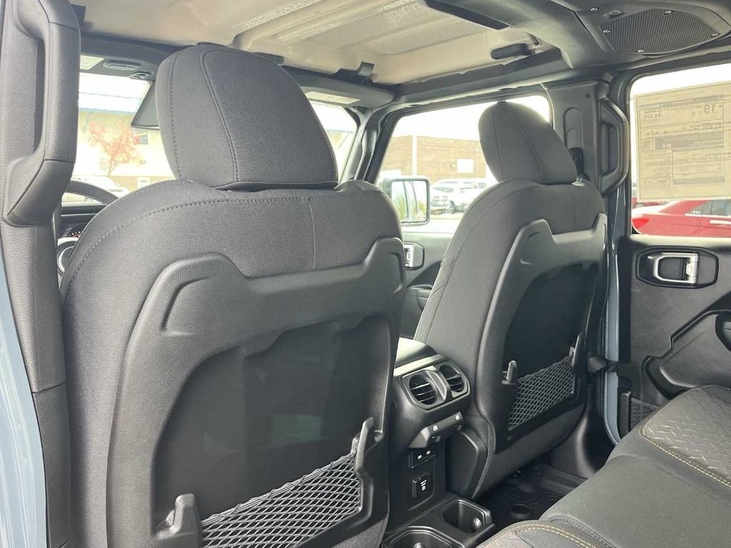 new 2026 Jeep Gladiator car, priced at $54,237