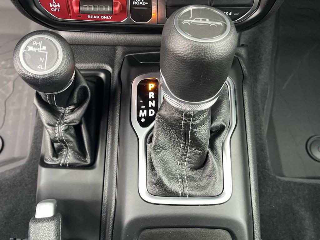 new 2025 Jeep Gladiator car, priced at $53,653