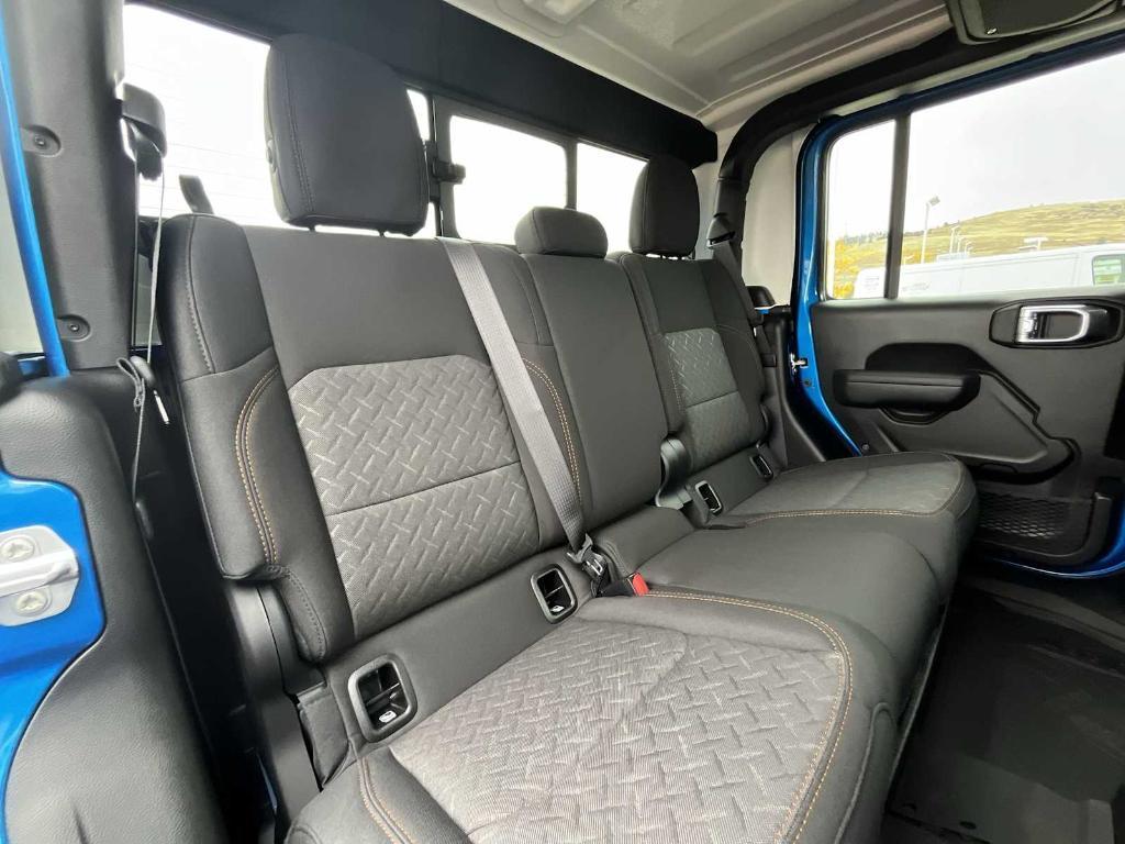 new 2025 Jeep Gladiator car, priced at $53,653