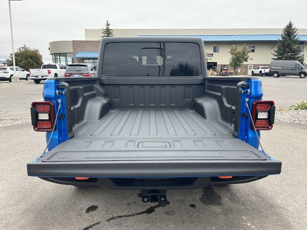 new 2025 Jeep Gladiator car, priced at $53,653