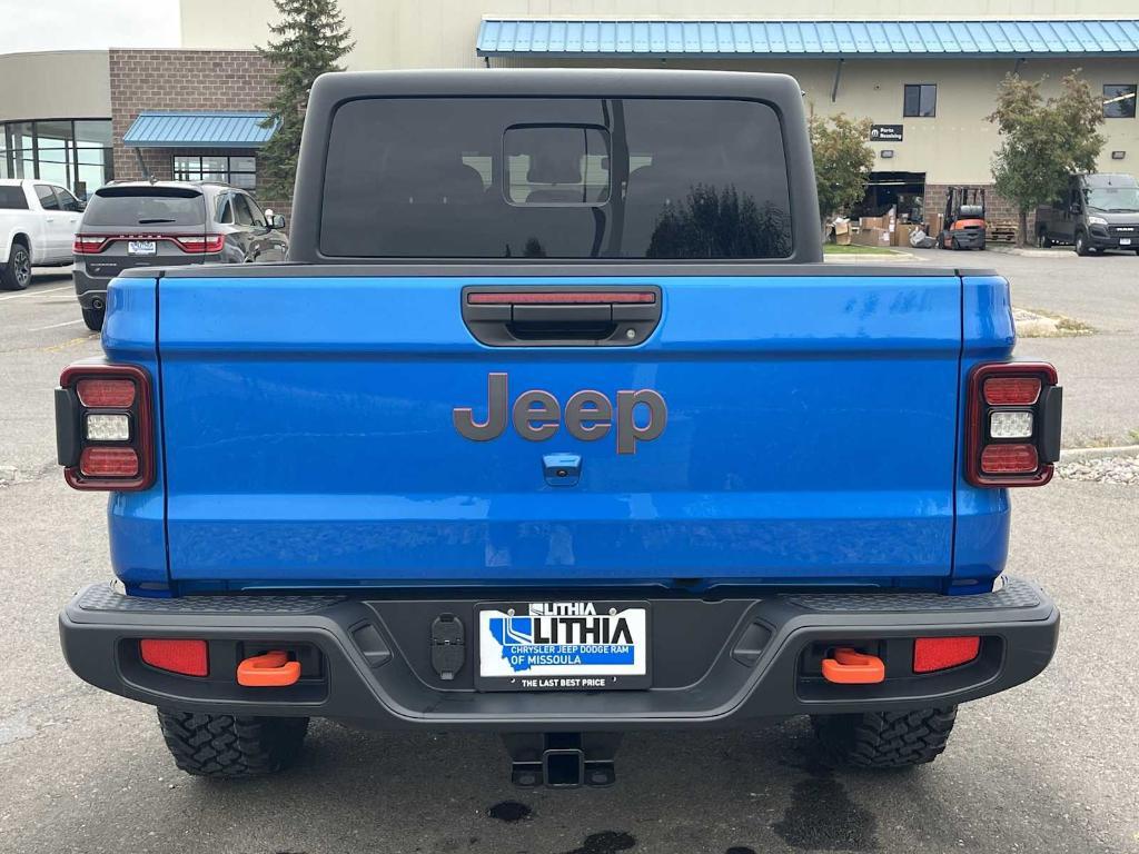 new 2025 Jeep Gladiator car, priced at $53,653