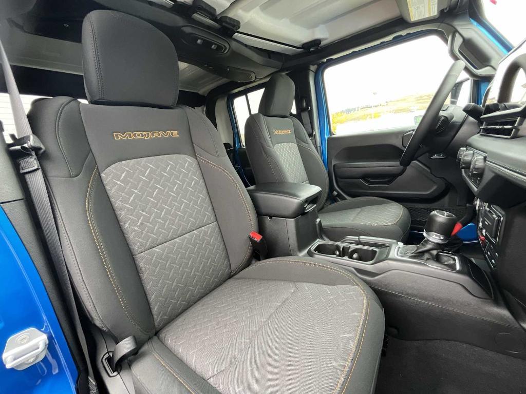 new 2025 Jeep Gladiator car, priced at $53,653