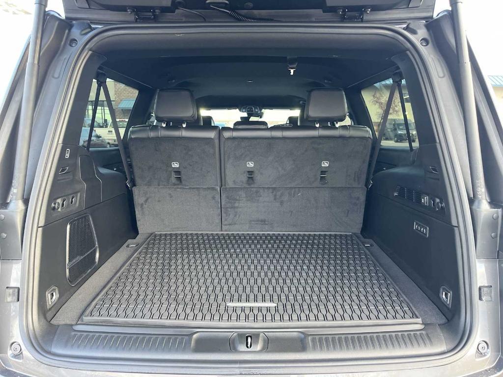 new 2026 Jeep Grand Wagoneer L car, priced at $70,323