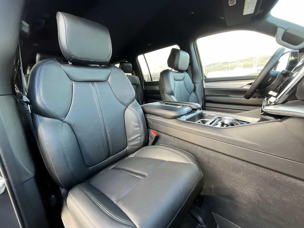 new 2026 Jeep Grand Wagoneer L car, priced at $70,323