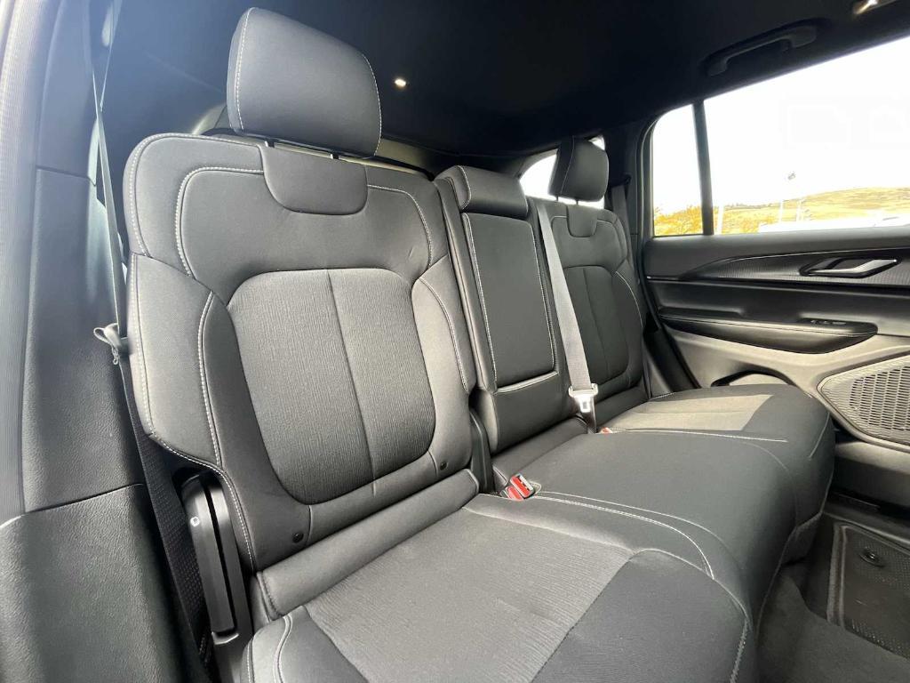 new 2025 Jeep Grand Cherokee car, priced at $40,249