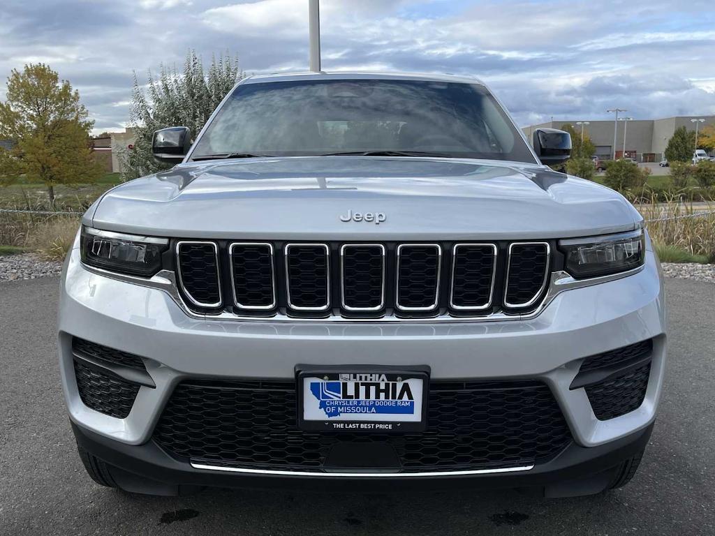 new 2025 Jeep Grand Cherokee car, priced at $40,249